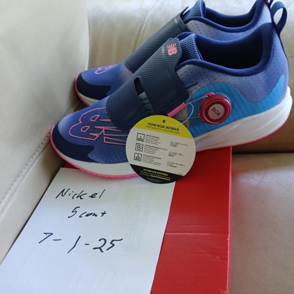 New Balance Kids Sneakers in Navy, Light Blue, Pink